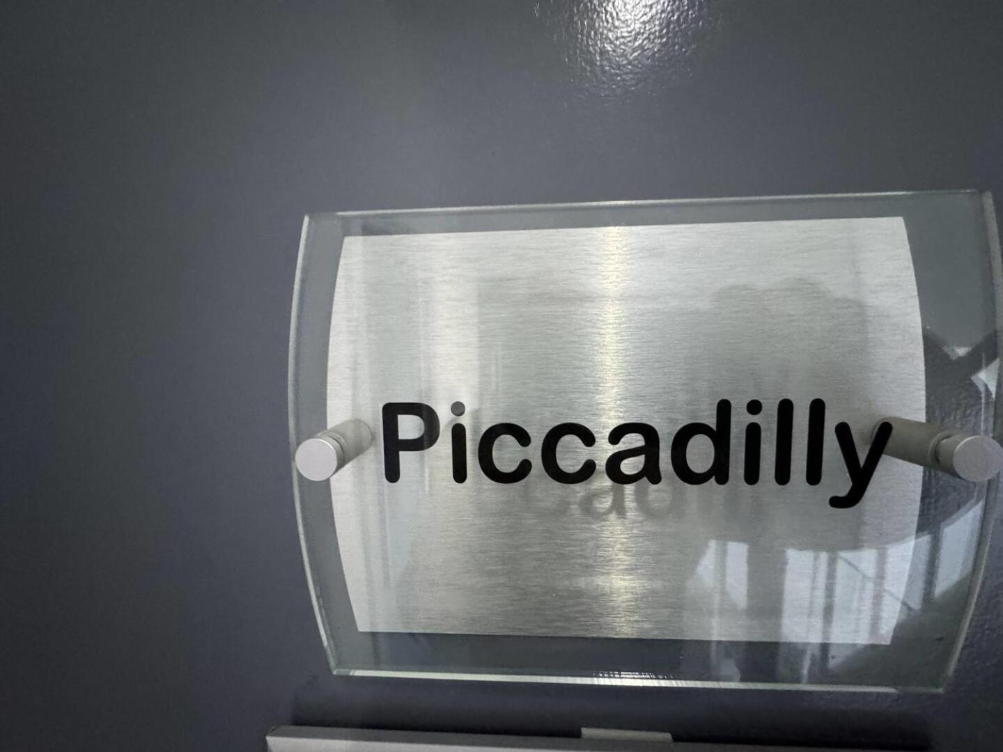 Piccadilly By Pureserviced 普里茅斯 外观 照片